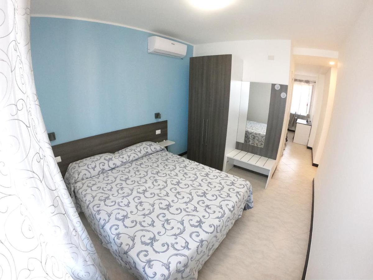 Hotel Aurora Варацце Экстерьер фото