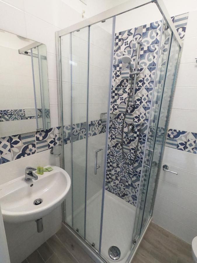 Hotel Aurora Варацце Экстерьер фото