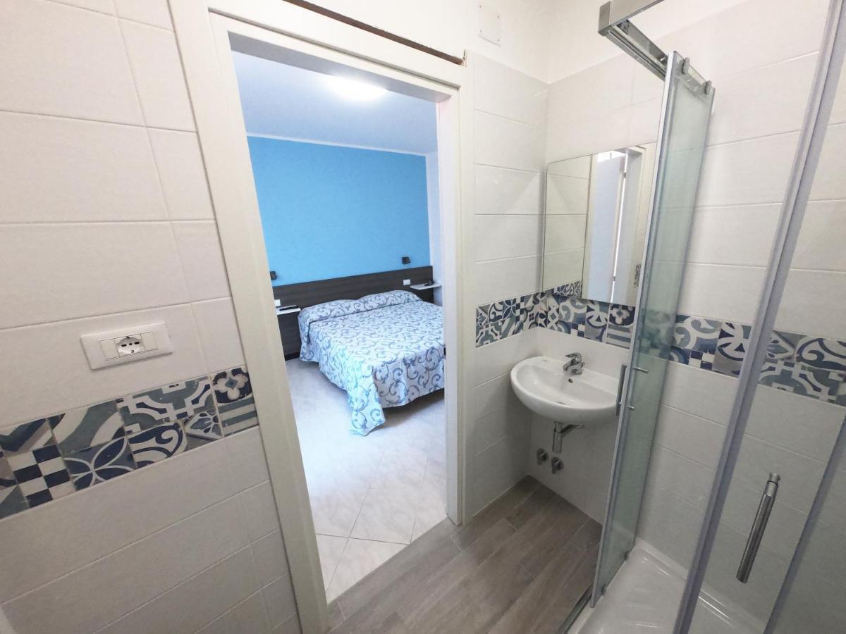 Hotel Aurora Варацце Экстерьер фото