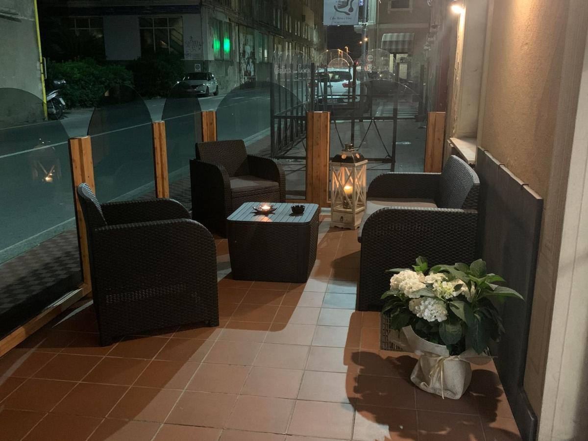Hotel Aurora Варацце Экстерьер фото