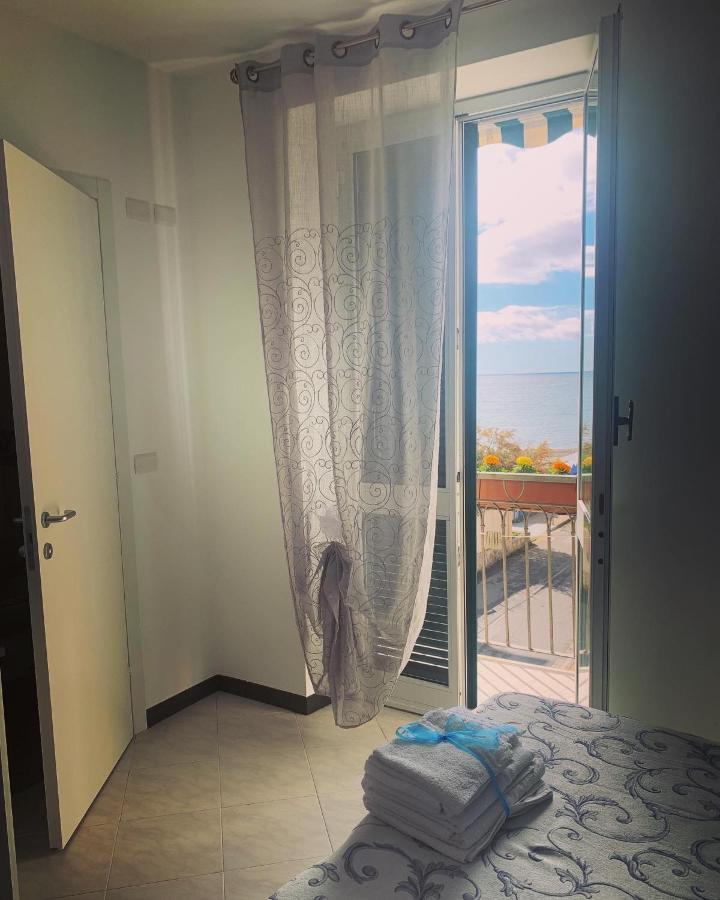 Hotel Aurora Варацце Экстерьер фото